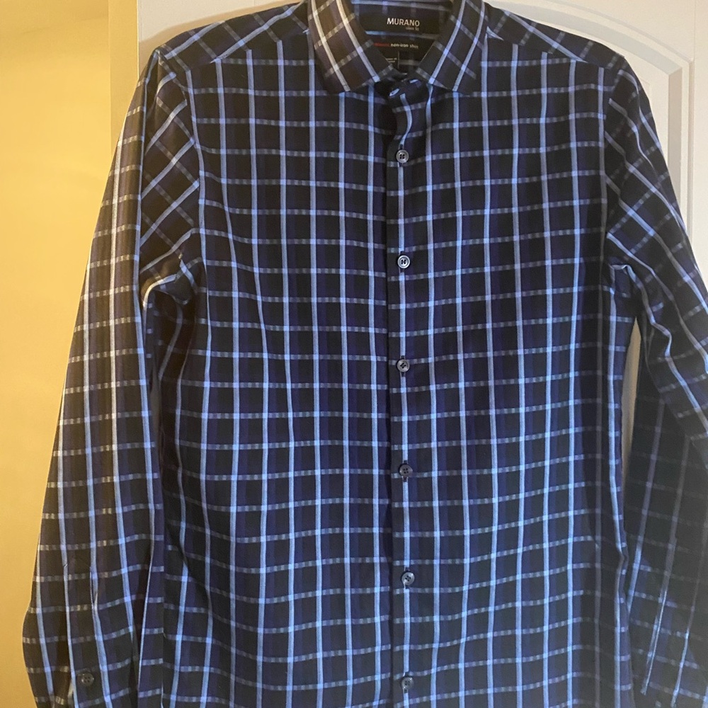 THE ULTIMATE NON-SHIRT! Murano men’s dress/casual shirt.  Excellent condition